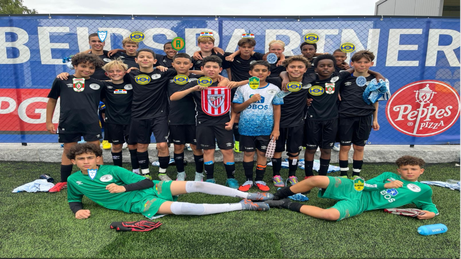 Groruddalen 2012 etter seier mot&nbsp;Athletic&nbsp;Club med moderklubb-logo